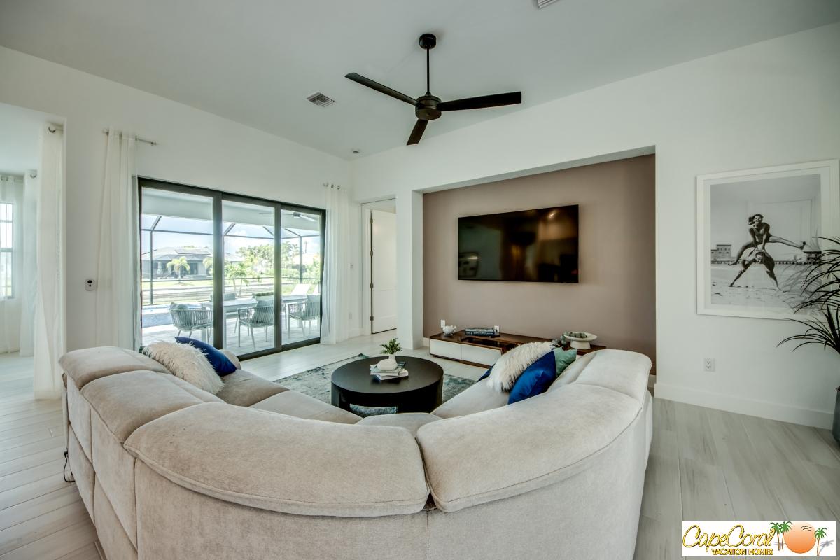 10-Family-Room