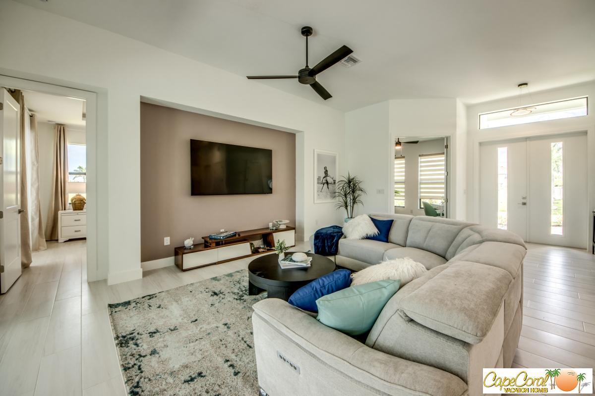 13-Family-Room