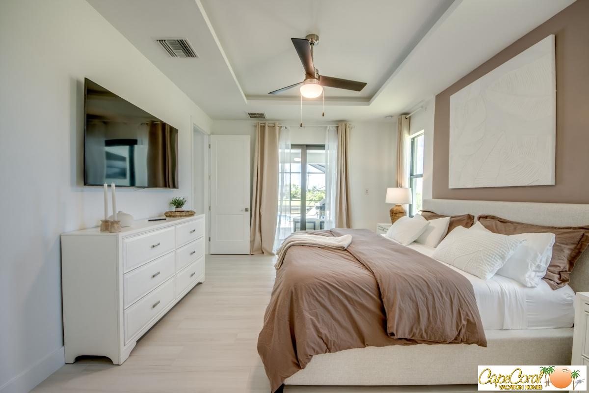 32-Master-Bedroom