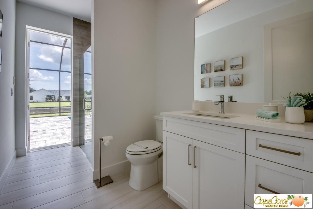 40-Guest-Pool-Bathroom