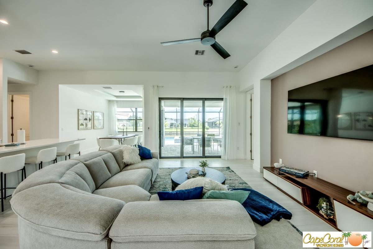 8-Family-Room