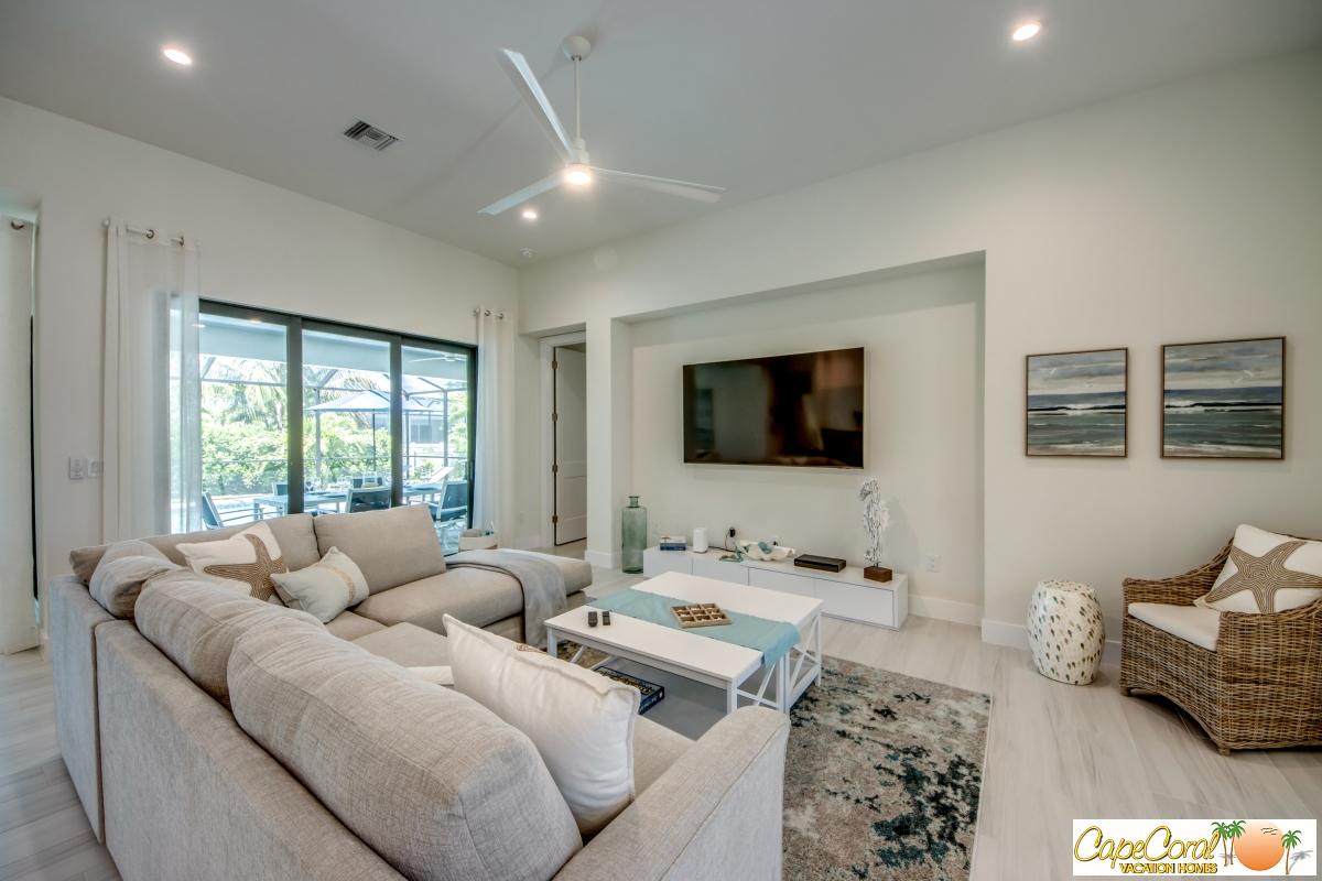 10-Family-Room