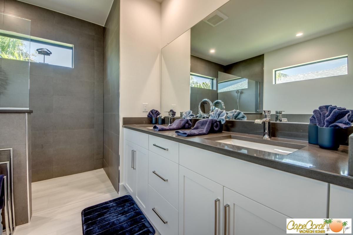 38-Master-Bathroom